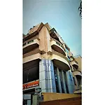 Bluo 2Bhk - Greater Kailash Lift Balcony Parking