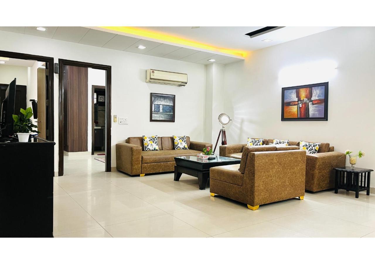 Bluo 2Bhk - Greater Kailash Lift Balcony Parking *